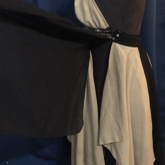 Great flowing dress - Picture 8 of 16